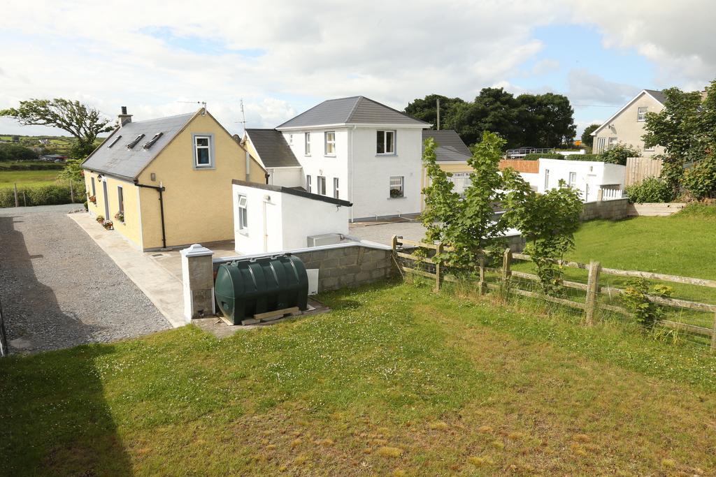 Beezies Self Catering Cottages Grange  Esterno foto