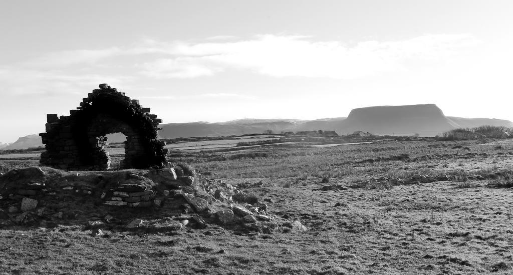 Beezies Self Catering Cottages Grange  Esterno foto
